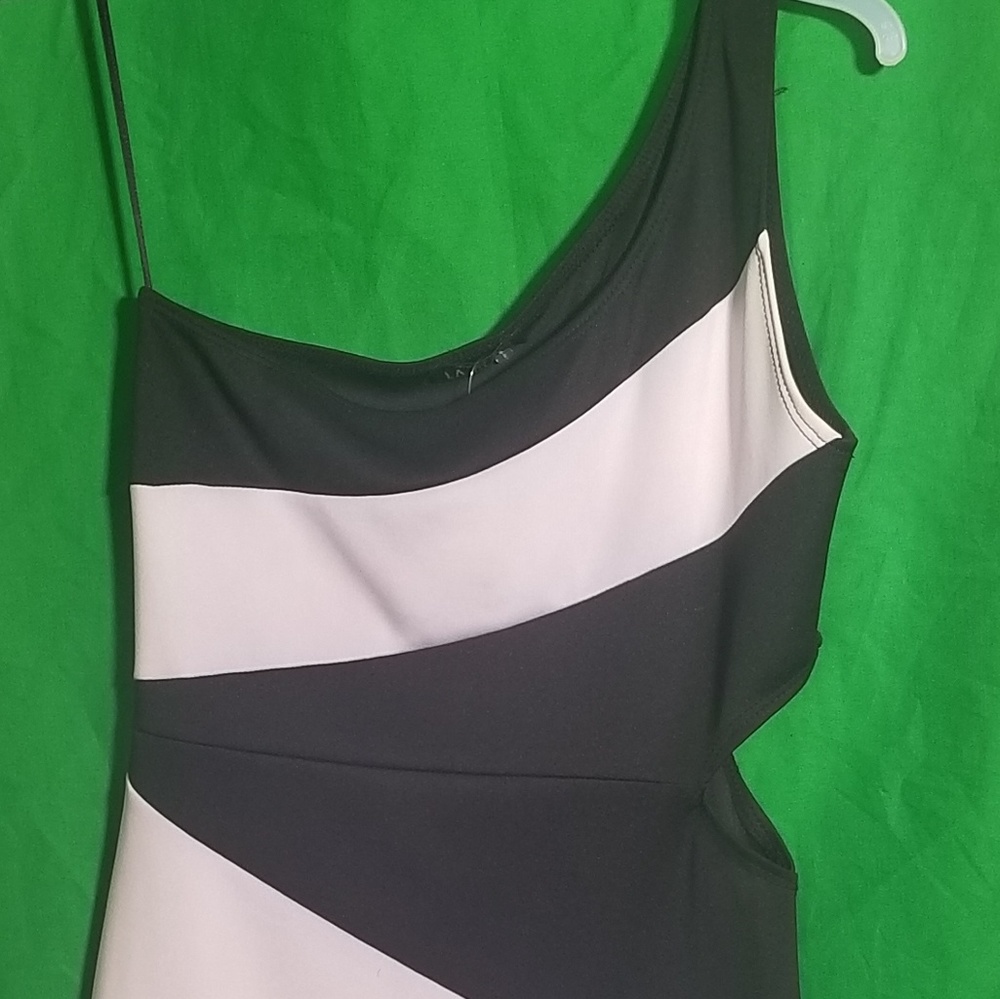 Dress - Picture 3 of 5